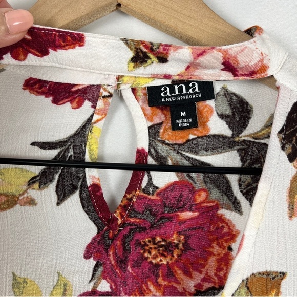 A.N.A Women's Floral Babydoll V-Neck Peasant Blouse Top White Burgundy Size M - Picture 3 of 9